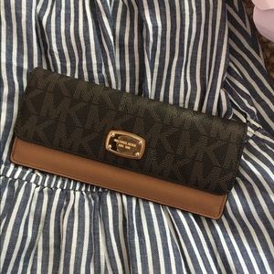 Jet Set Travel Slim Saffiano Leather Wallet